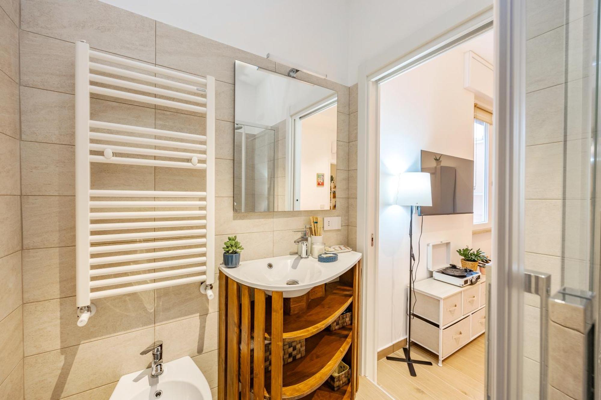 Luminosa Con Bagno Privato Interno - Vicina Metro Séjour chez l'habitant